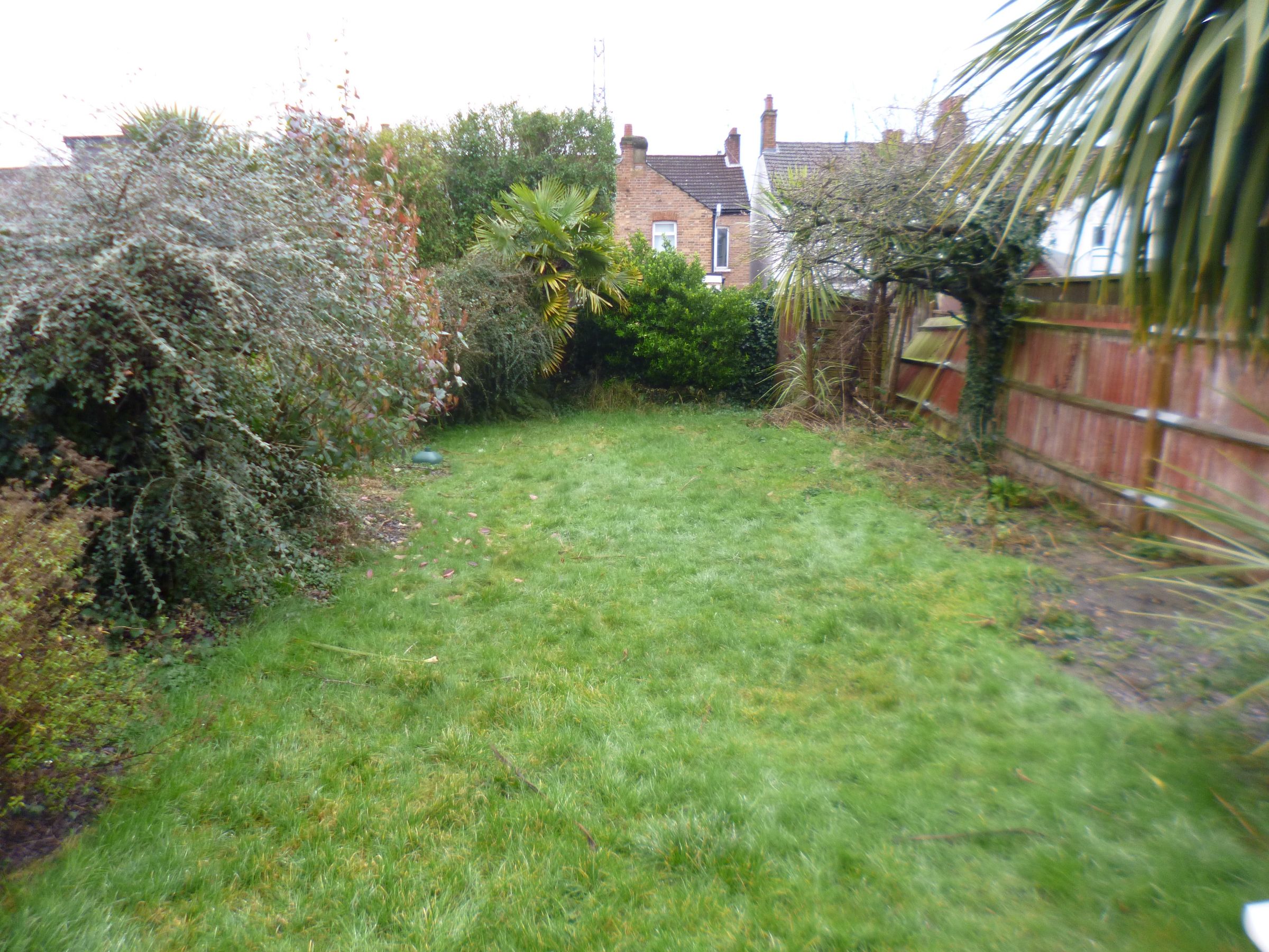 3 bed end terrace house to rent in Ashdon Road, Bushey WD23 Zoopla