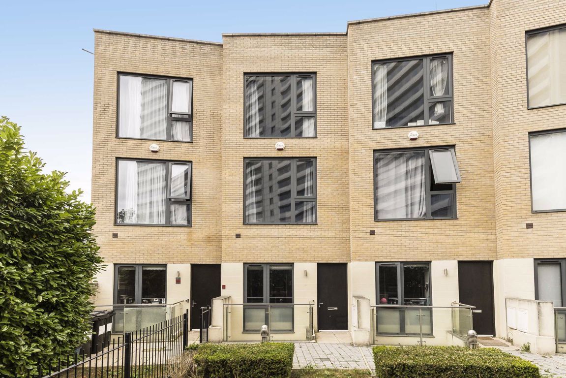 5 bed property for sale in Gunnersbury Mews, London W4 Zoopla