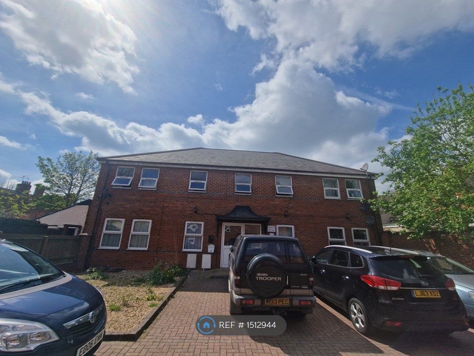 2 bed flat to rent in Moss Court, Kettering NN16 Zoopla
