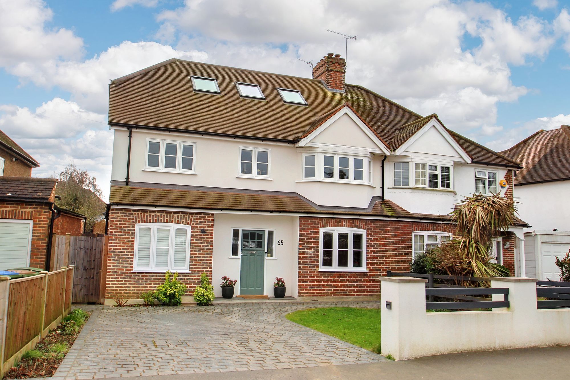 4 bed semidetached house for sale in Couchmore Avenue, Hinchley Wood