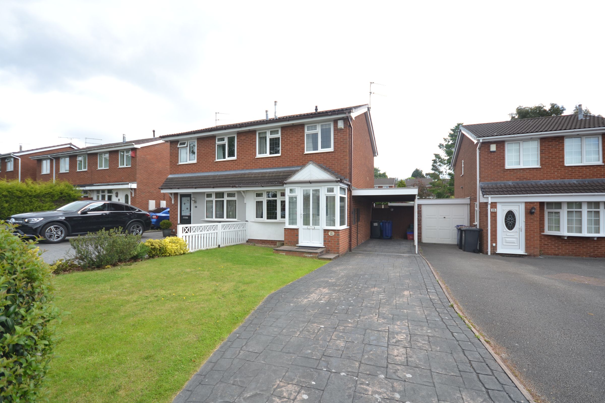 2 bed semidetached house to rent in Woodbridge Road, Westbury Park