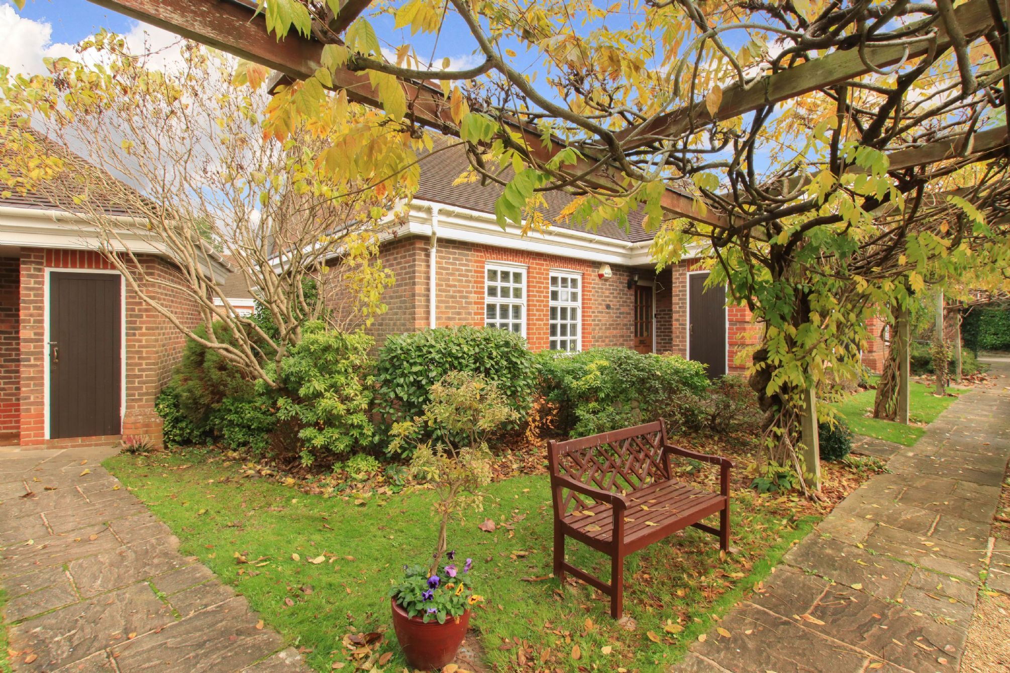 2 bed bungalow for sale in Britwell Drive, Castle Village, Berkhamsted