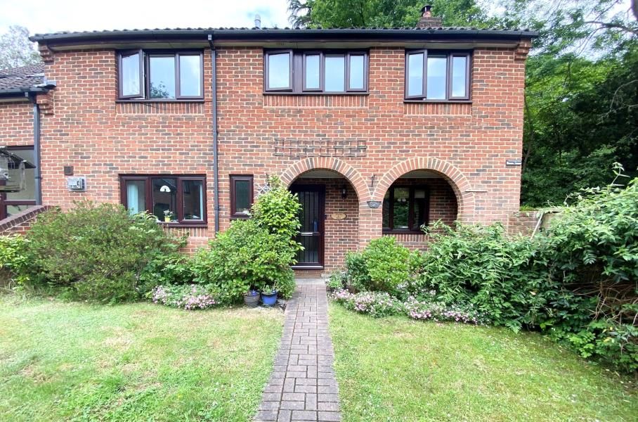 4 bed semidetached house to rent in Beech Hall, Guildford Road