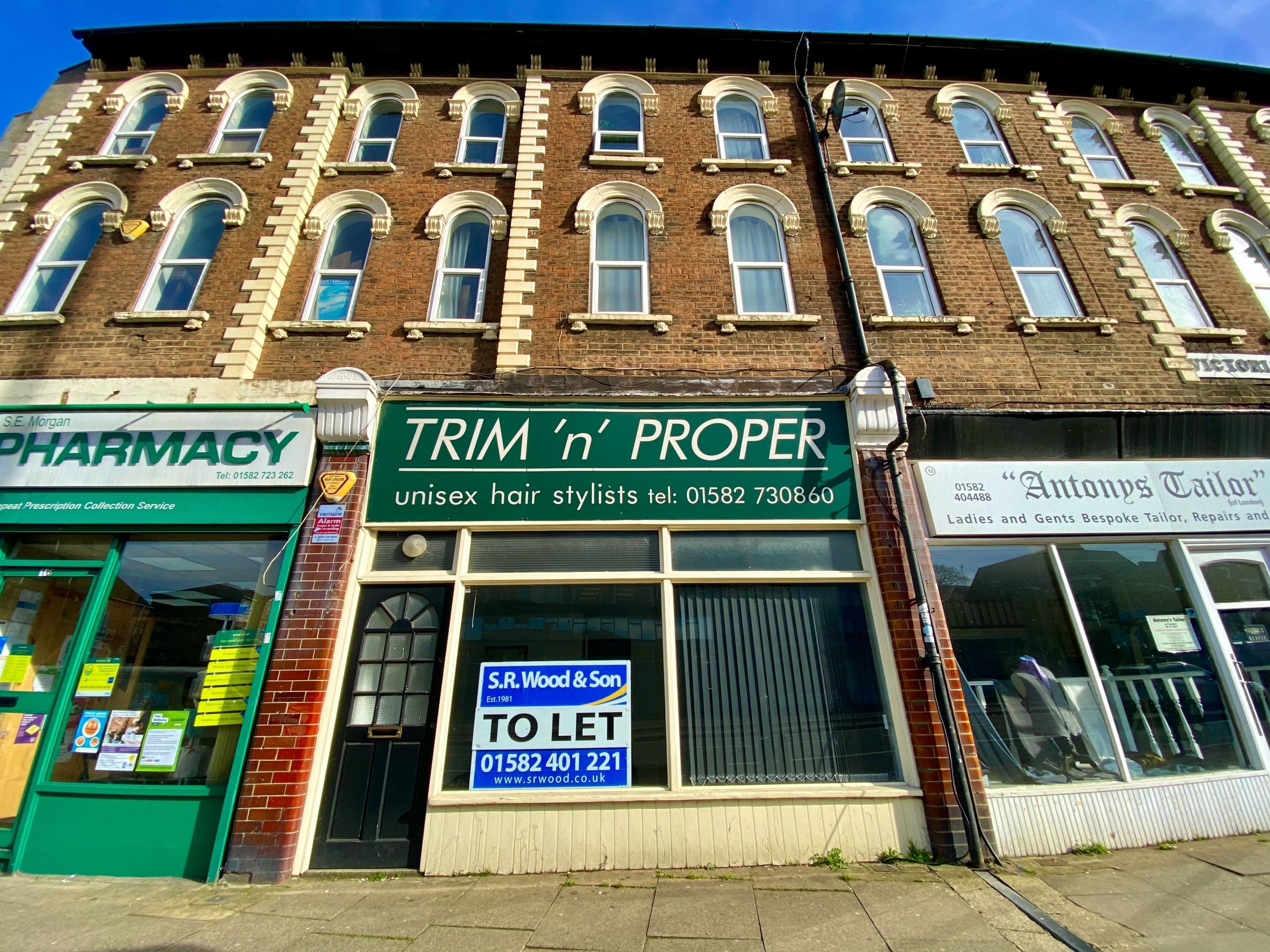 Retail premises to let in 14 Victoria Villas, Dunstable Road, Luton LU1