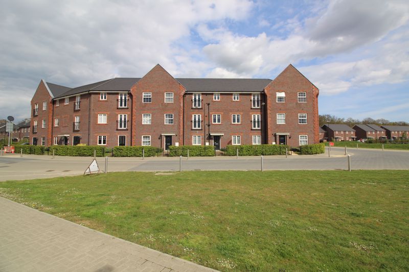 2 bed flat for sale in Somerley Drive, Wood, Crawley RH10 Zoopla