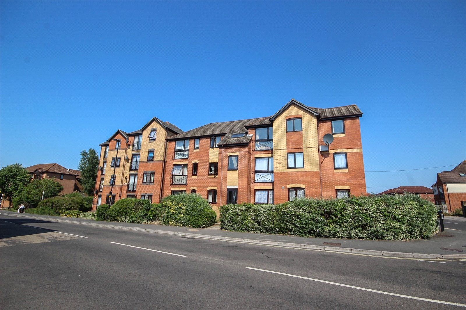 2 bed flat to rent in Compton House, 4 Carlisle Road, Southampton