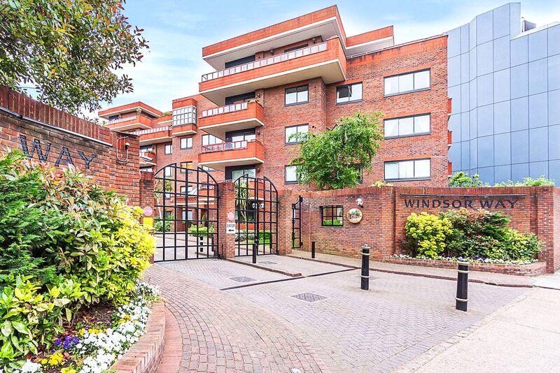 1 bed flat to rent in Warwick House, Windsor Way, Brook Green, London
