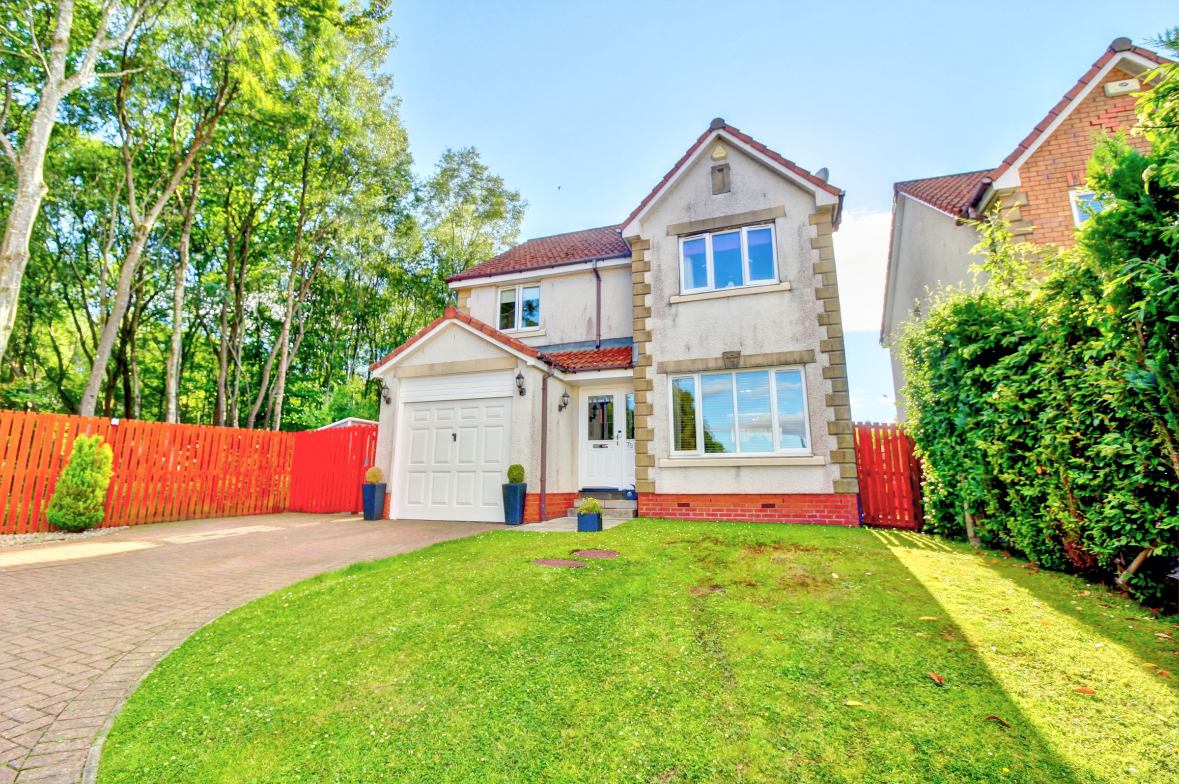 Clattowoods Drive, Dundee DD3  