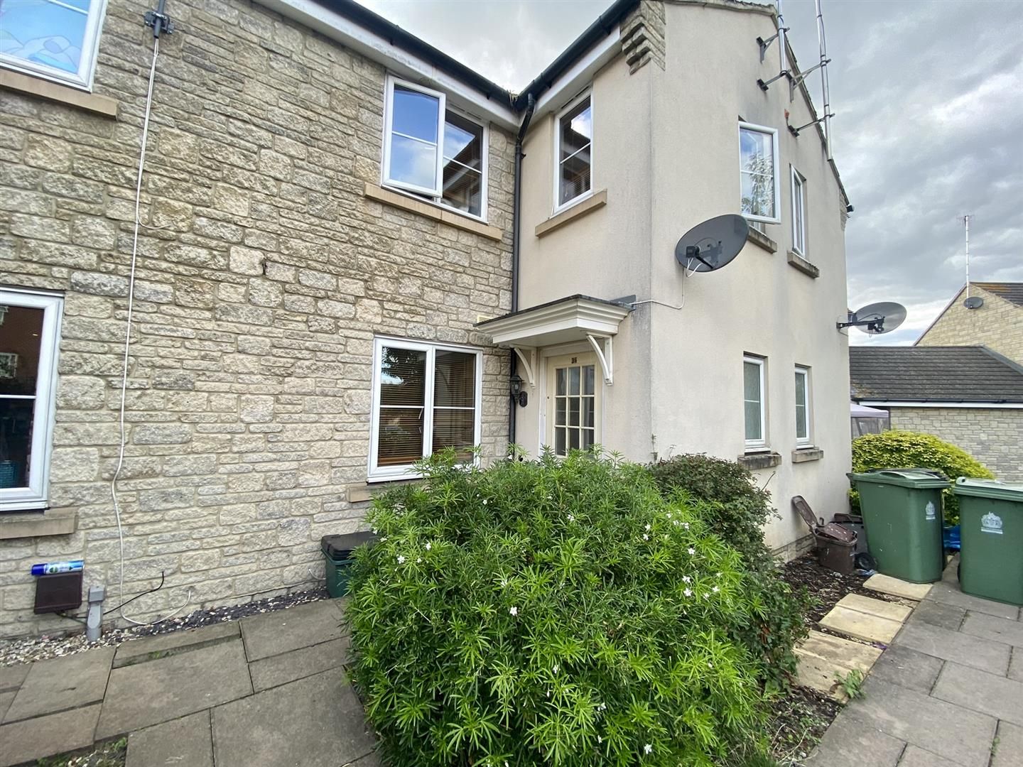 2 bed terraced house to rent in Cardinal Drive, Tuffley, Gloucester GL4