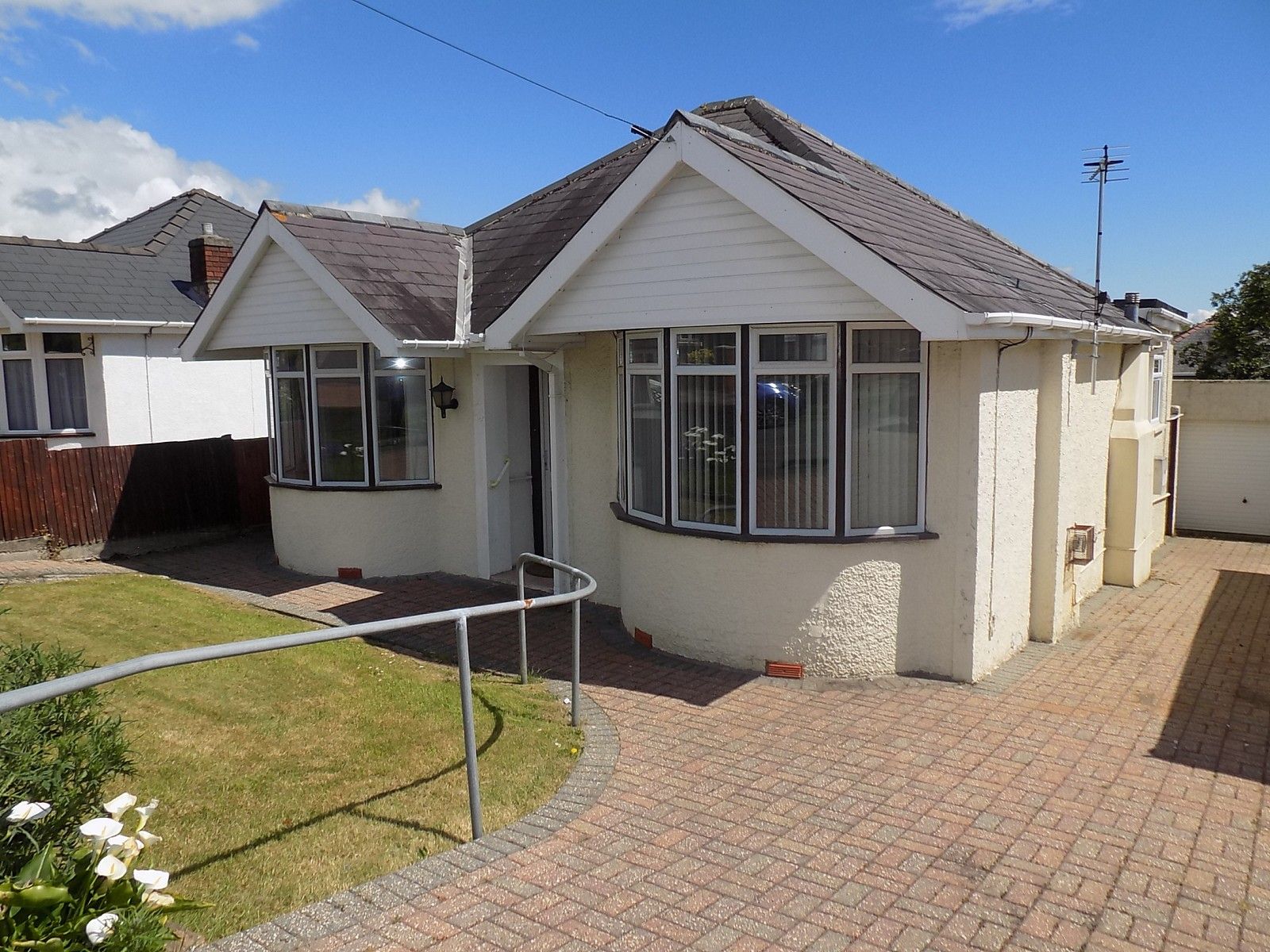 2 bed detached bungalow for sale in Wyndham Crescent, Bridgend