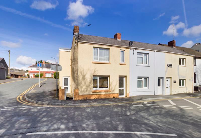 3 bed end terrace house for sale in Little Water Street, Carmarthen