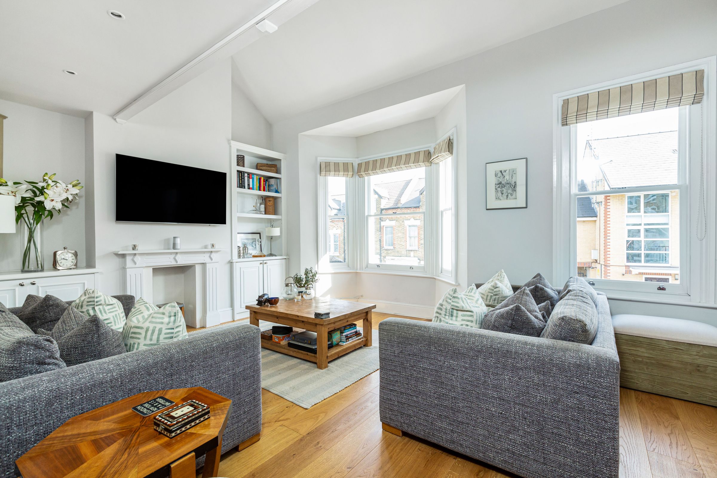 Plough Road, Wandsworth, London SW11  