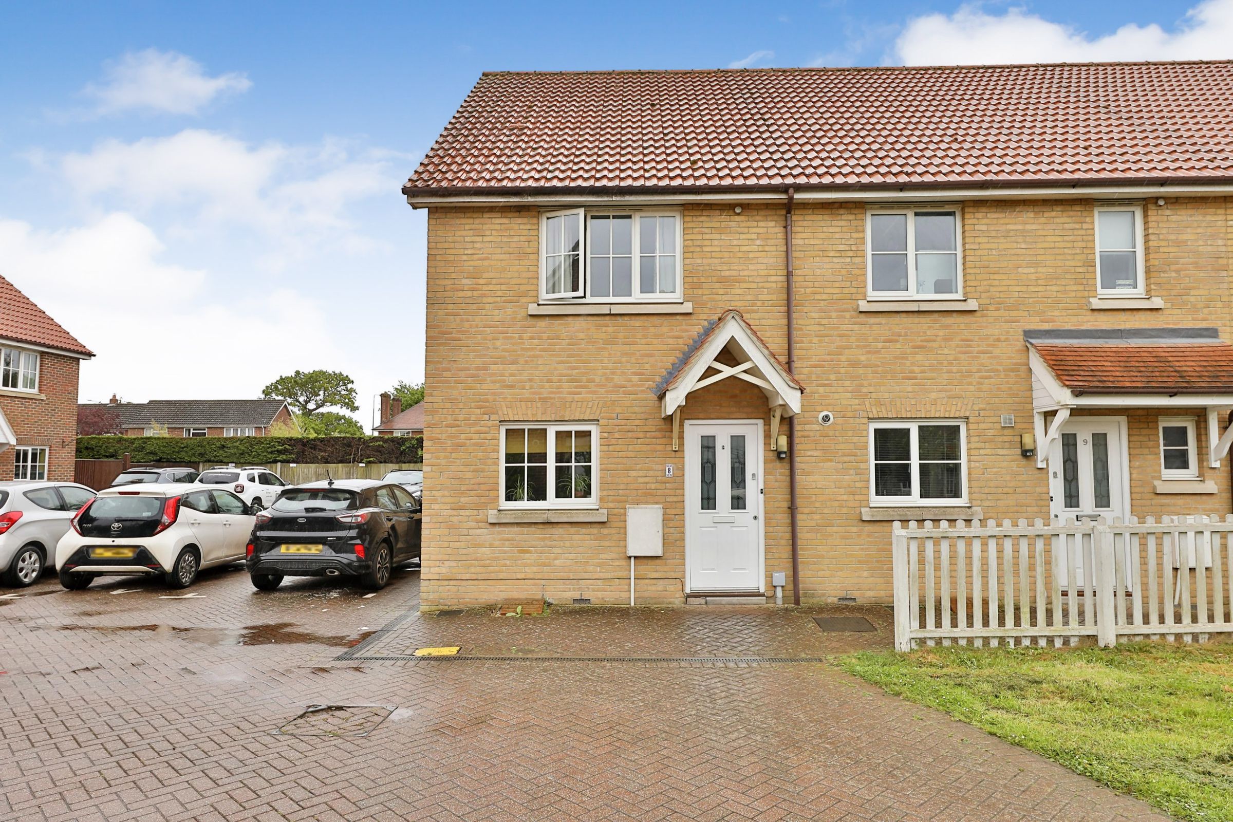 2 bed end terrace house for sale in Lobelia Close, Wymondham, Norfolk