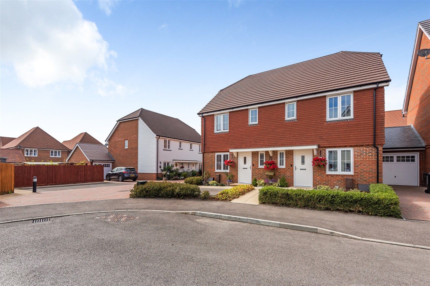 3 bed semidetached house for sale in Mackintosh Drive, Bersted Park