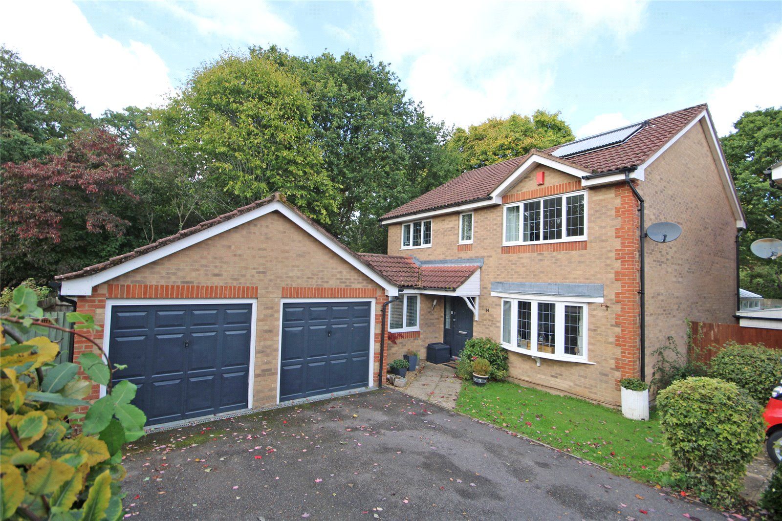 4 bed detached house for sale in Forest Oak Drive, New Milton