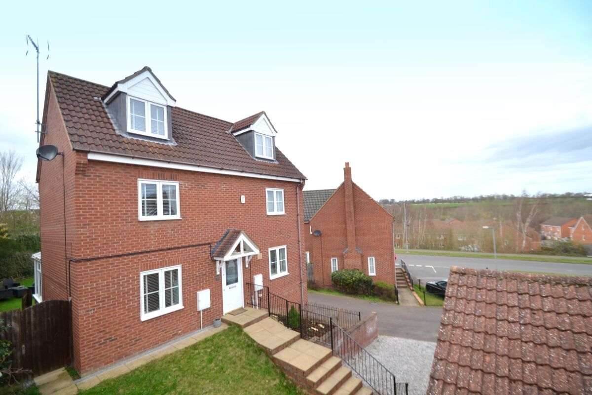 Hunt Close, Wellingborough NN8