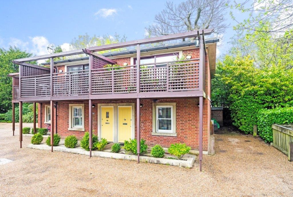 Boathouse Cottages, Tunbridge Wells TN2  