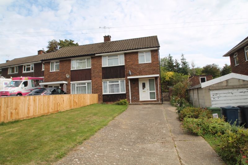 3 bed semidetached house for sale in Hicks Farm Rise, High