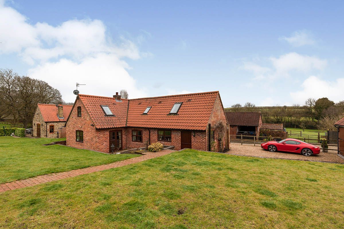 4 bed semidetached house for sale in Toad Hole Farm, Crescent Road