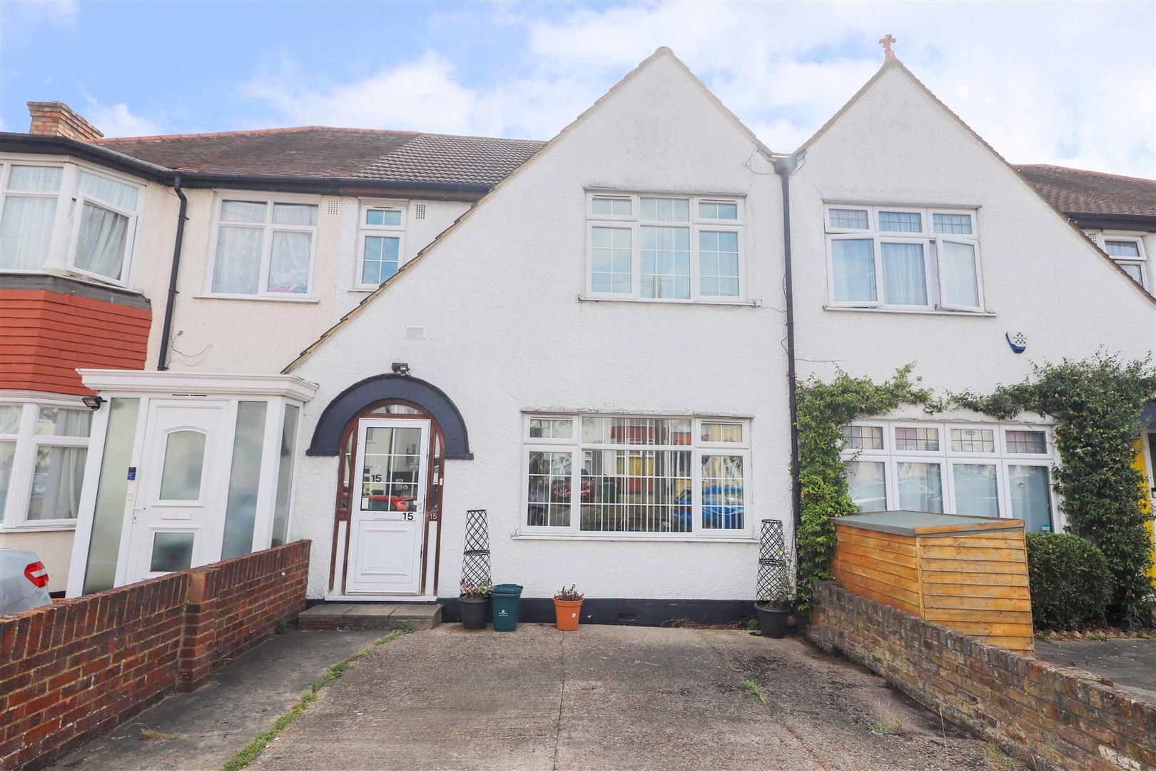 3 bed terraced house for sale in Victoria Avenue, Hillingdon UB10 Zoopla