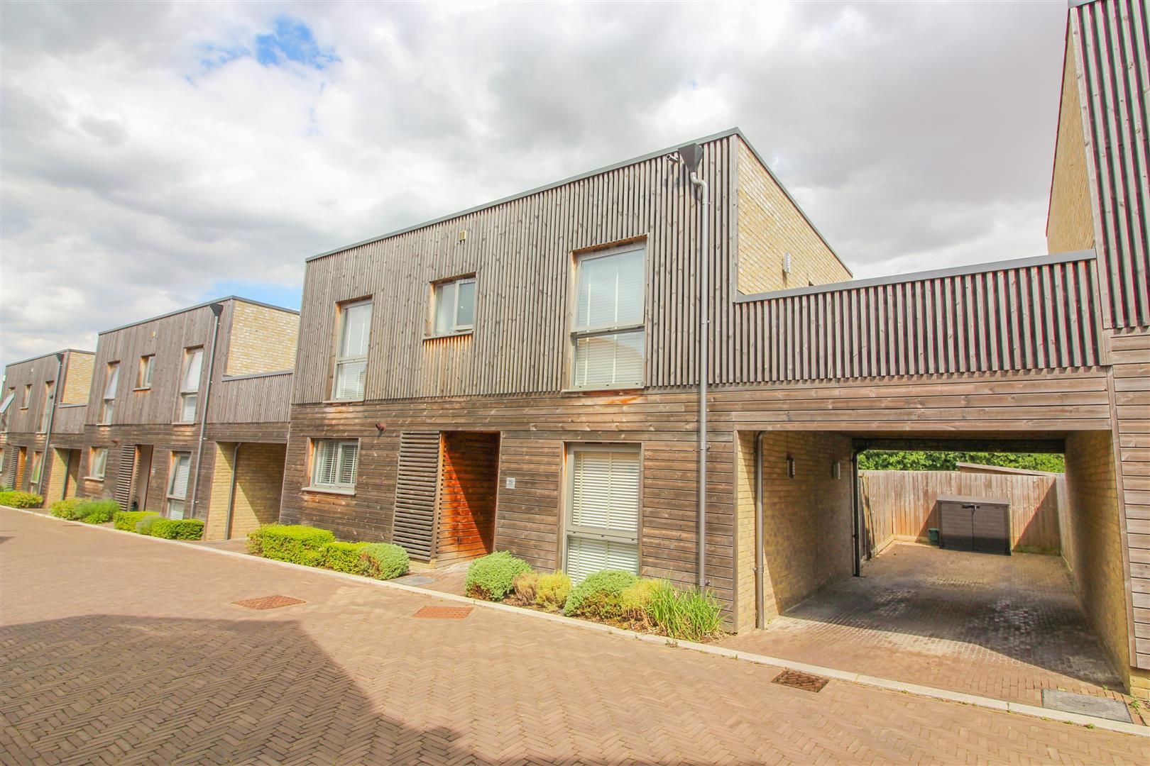 3 bed linkdetached house for sale in Hanley Lane, Newhall, Harlow CM17