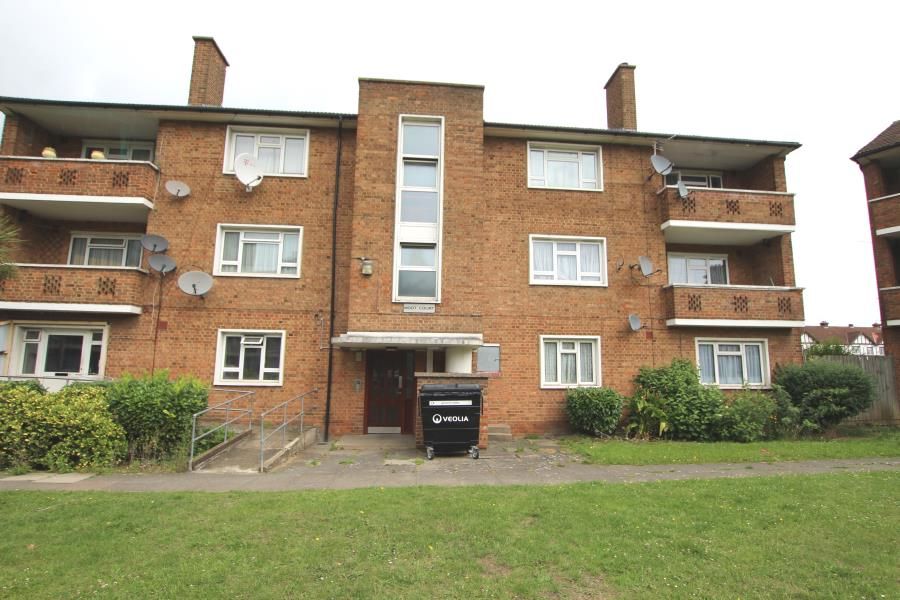 Moot Court, Kingsbury NW9  