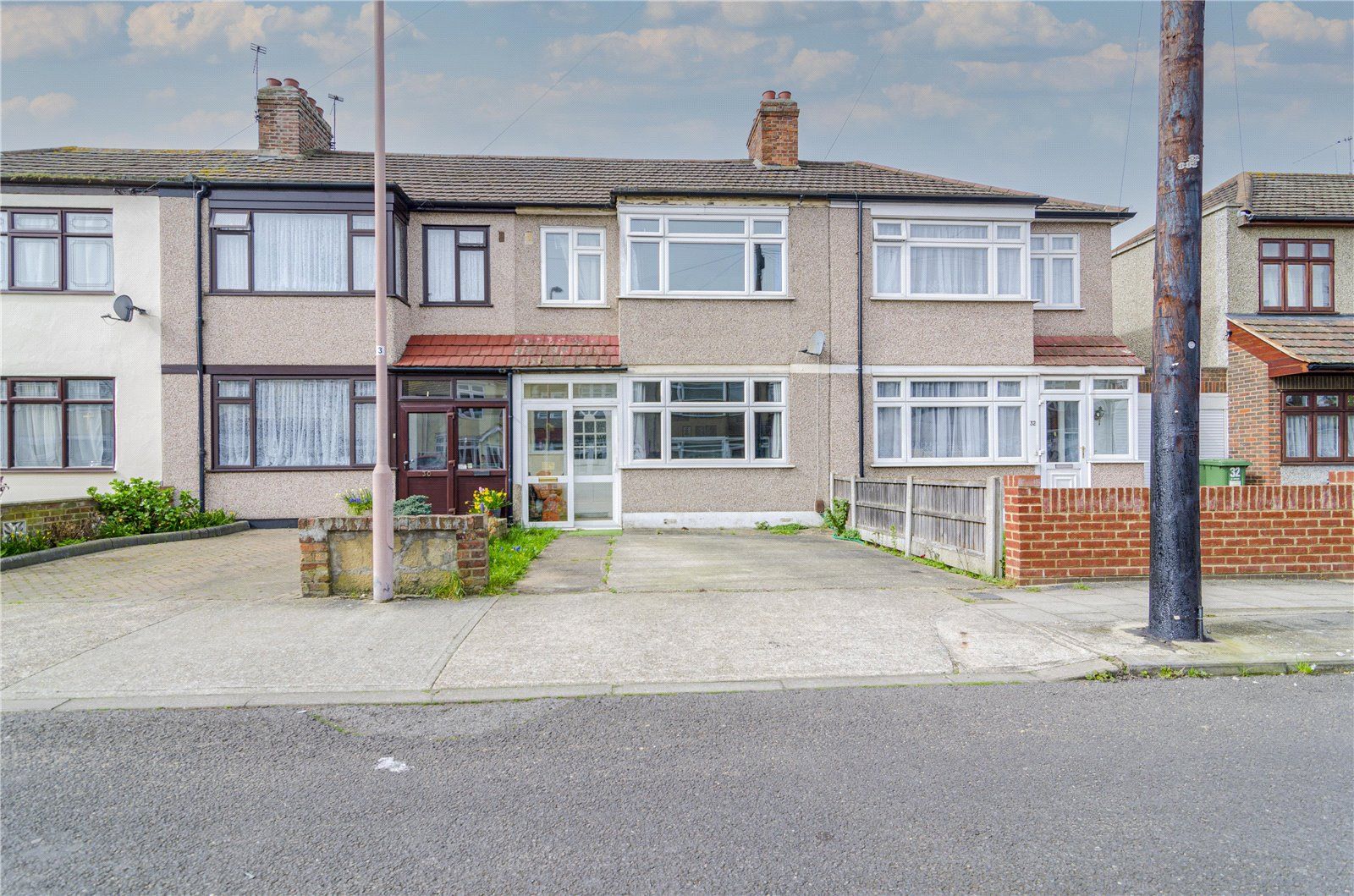 3 bed terraced house for sale in Martin Drive, Rainham, Essex RM13 Zoopla
