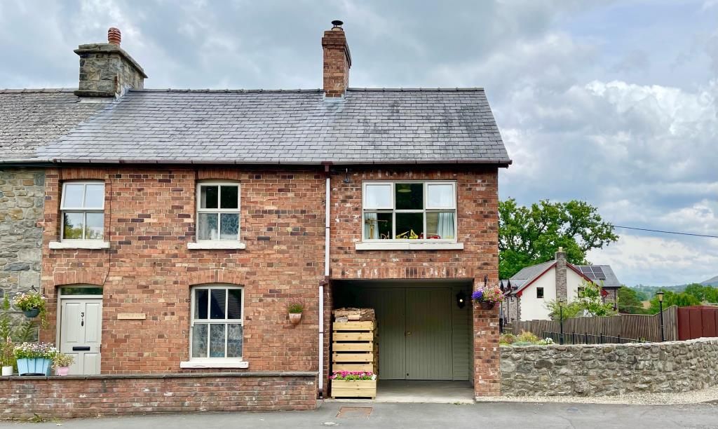 4 bed cottage for sale in NewbridgeOnWye, Llandrindod Wells LD1 Zoopla