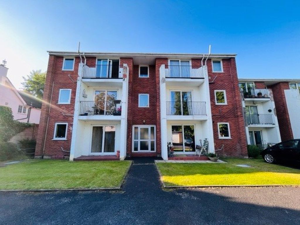 2 bed flat to rent in Egerton Court, Egerton Road, AshtonOnRibble