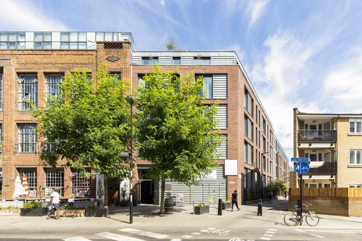 3 bed flat for sale in Richmond Road, London E8 Zoopla