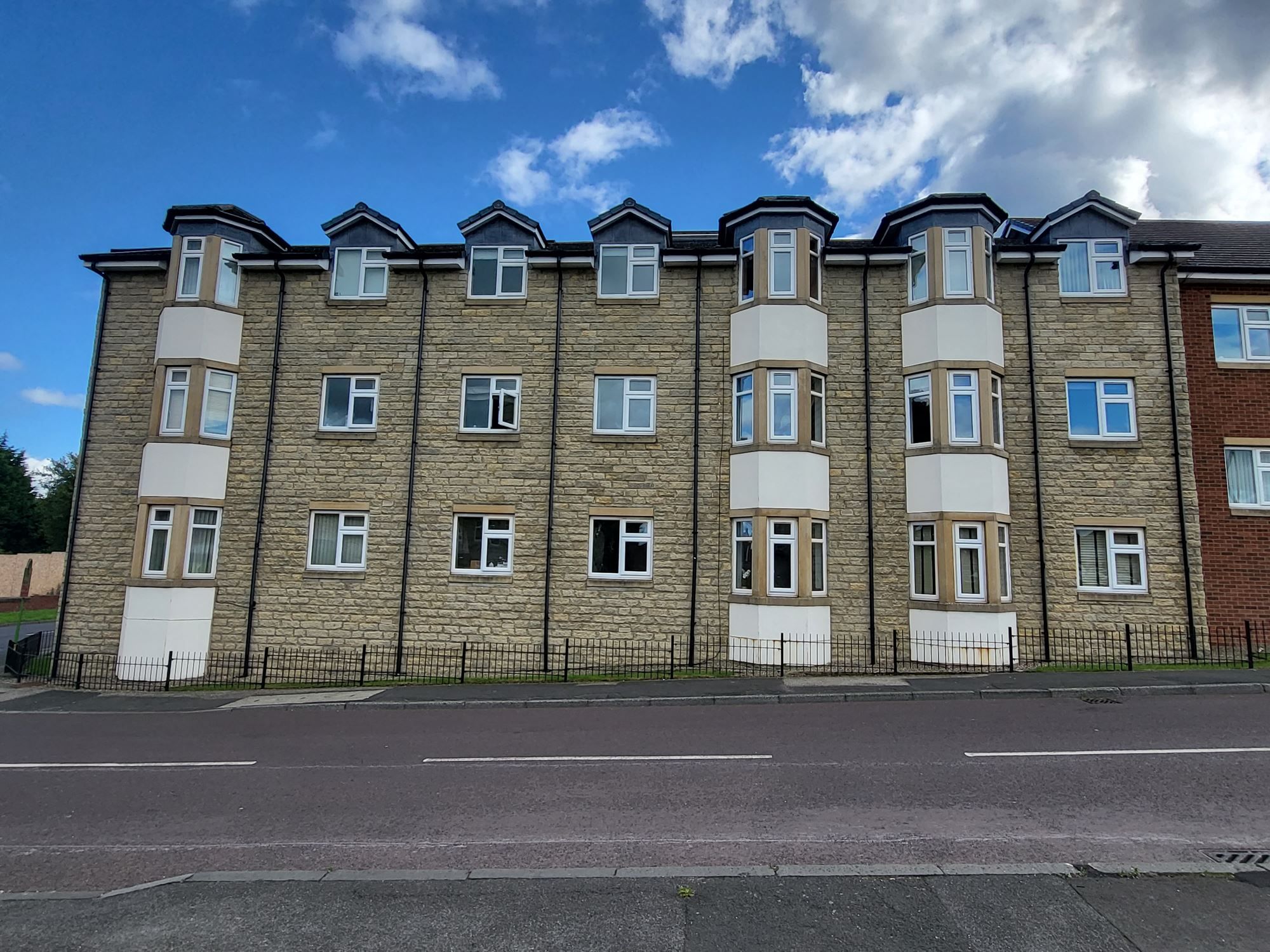 2 bed flat for sale in Fairfield Place, Winlaton, BlaydonOnTyne NE21