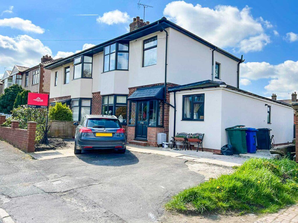 4 bed semidetached house for sale in Sunnindale Avenue, Waterfoot