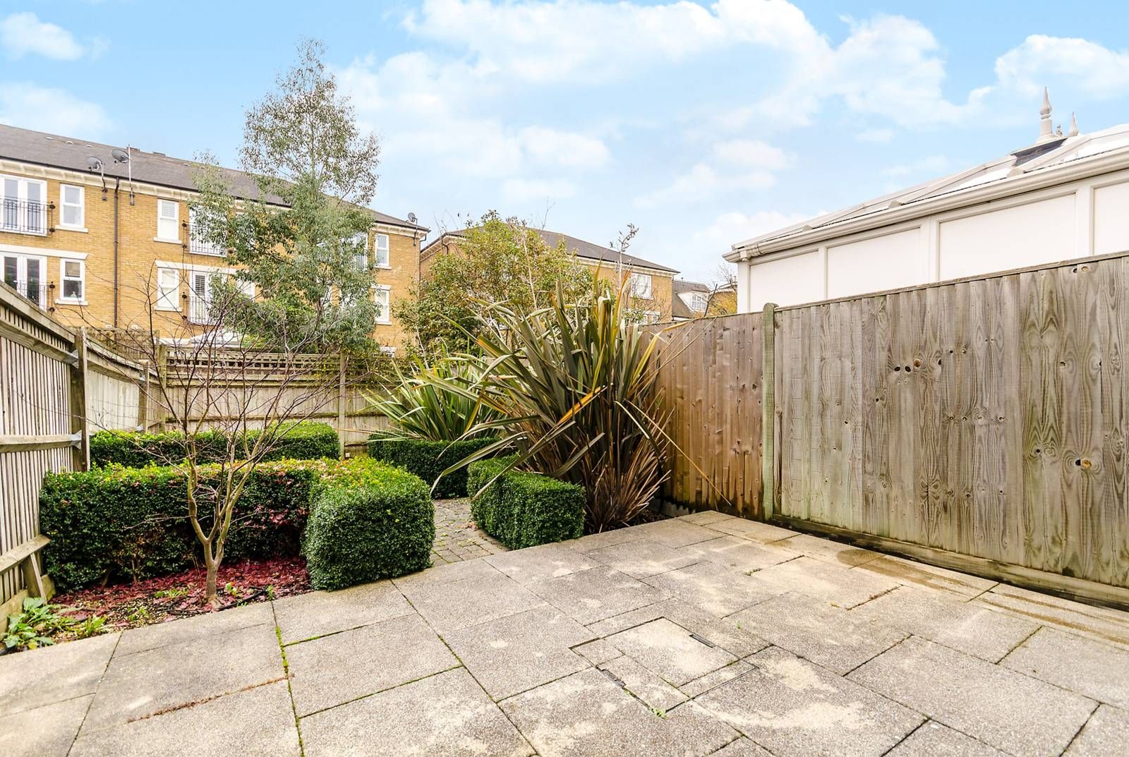 4 bed property to rent in St Martins Lane, Park Langley, Beckenham BR3