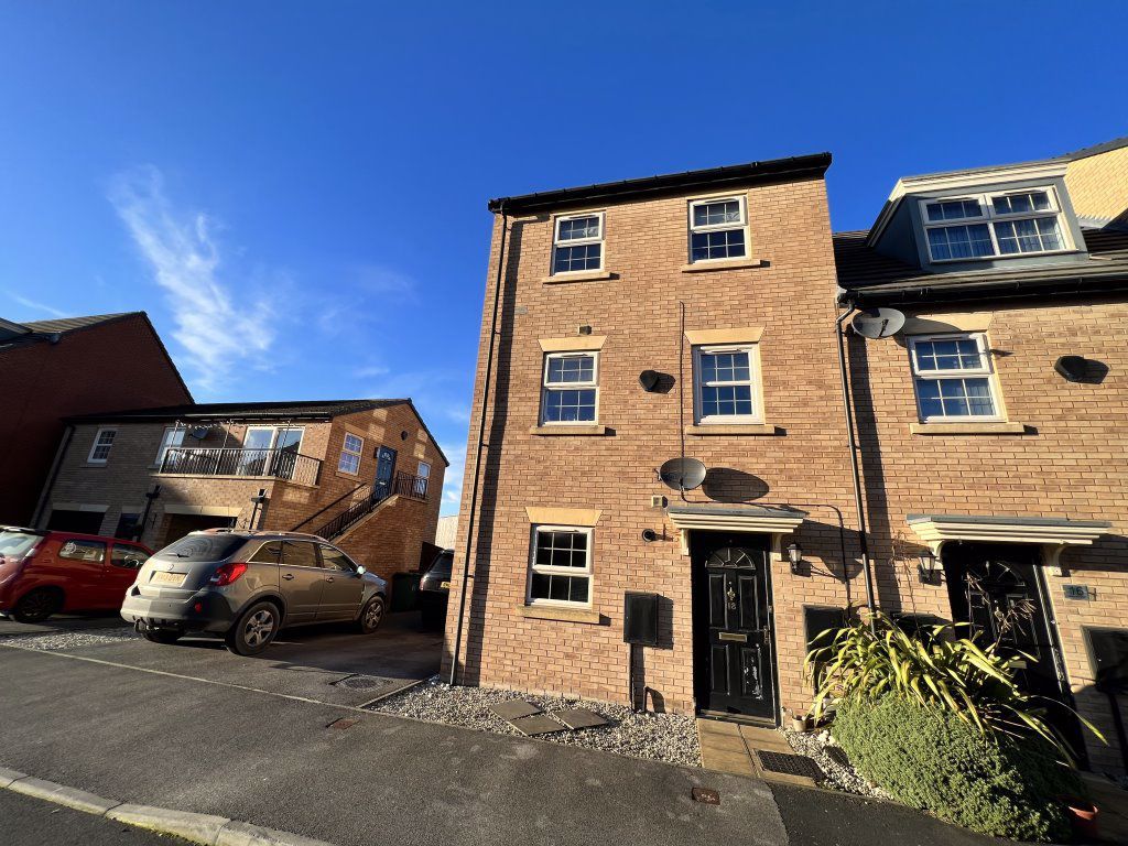 2 bed terraced house to rent in Fallbrook Road, Castleford WF10 Zoopla