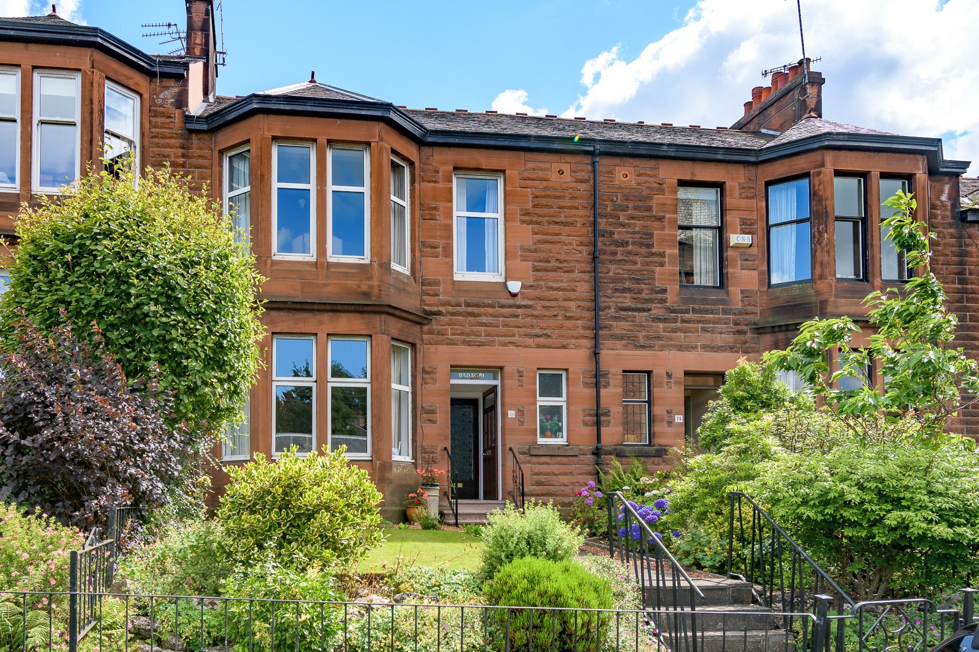 3 bed terraced house for sale in Victoria Park Gardens South, Broomhill