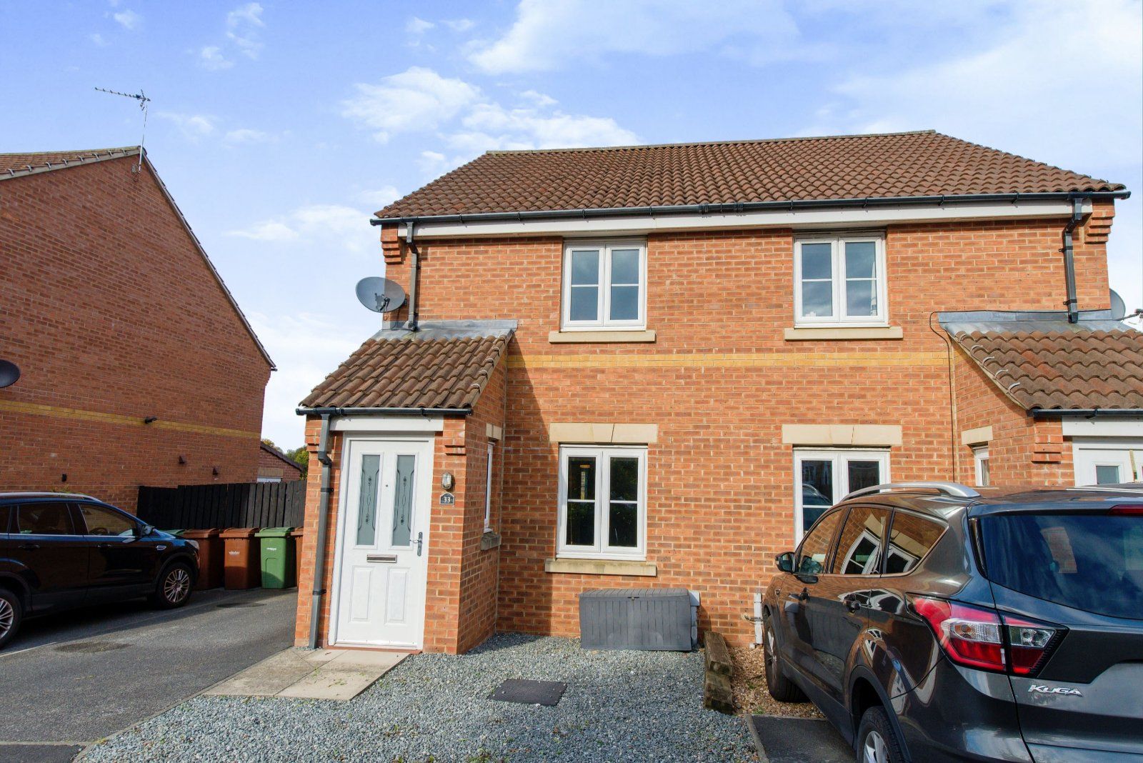 2 bed semidetached house to rent in Pasture Way, Castleford, West