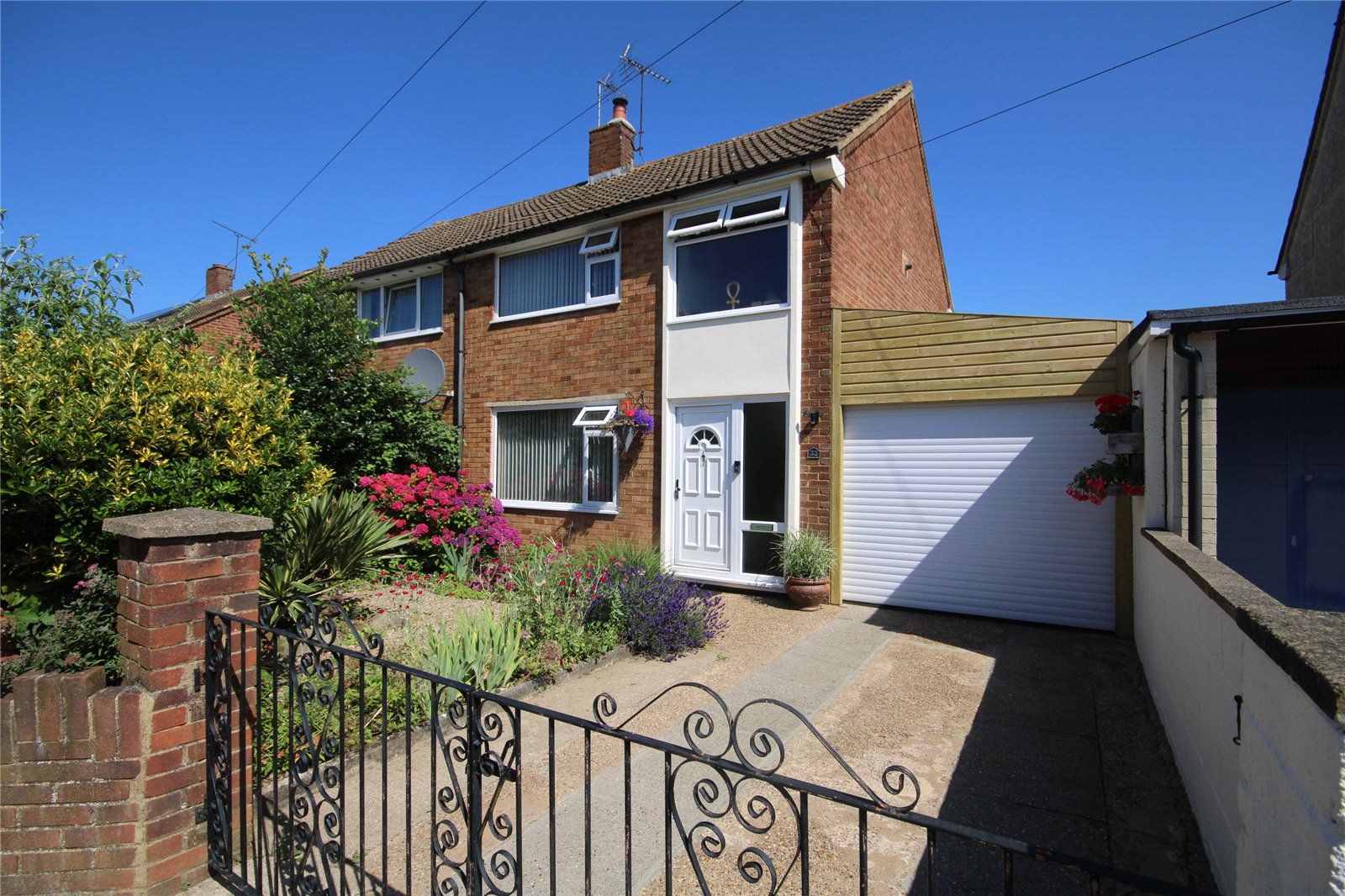 Summers Road, Luton, Bedfordshire LU2  