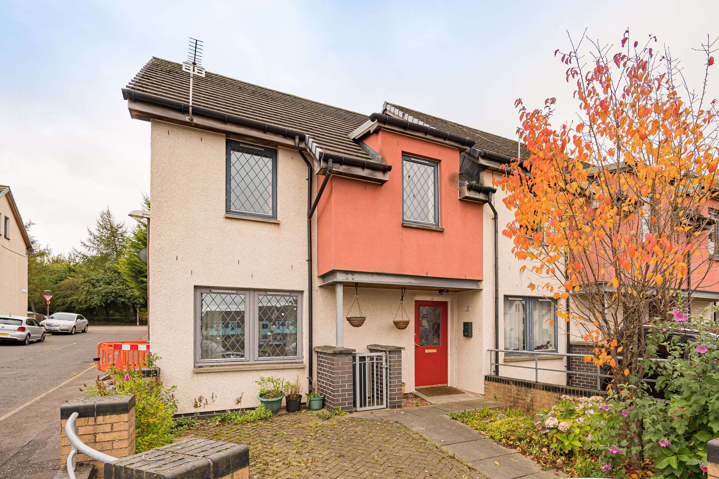 15 Castlepark Glade, Edinburgh EH16