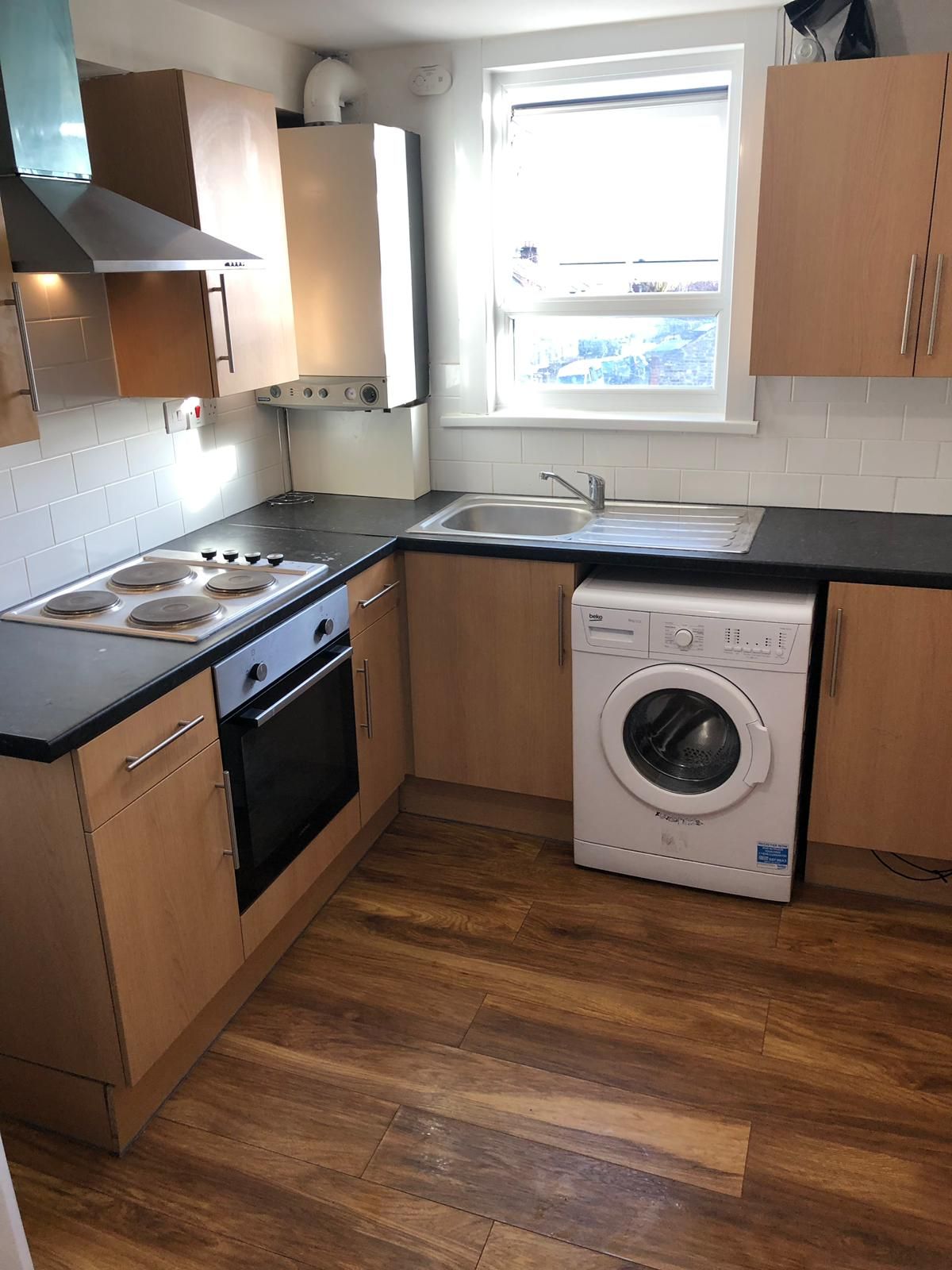 4 bed flat to rent in Lea Bridge Road, London E10 Zoopla