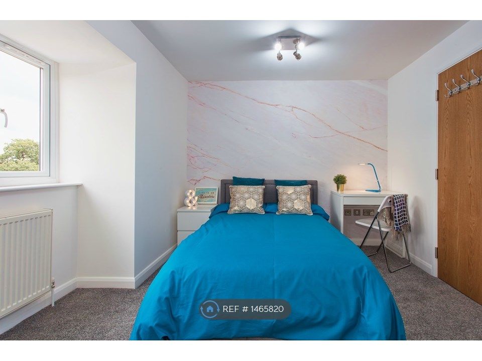 Room to rent in Tallis Way, Borehamwood WD6 Zoopla