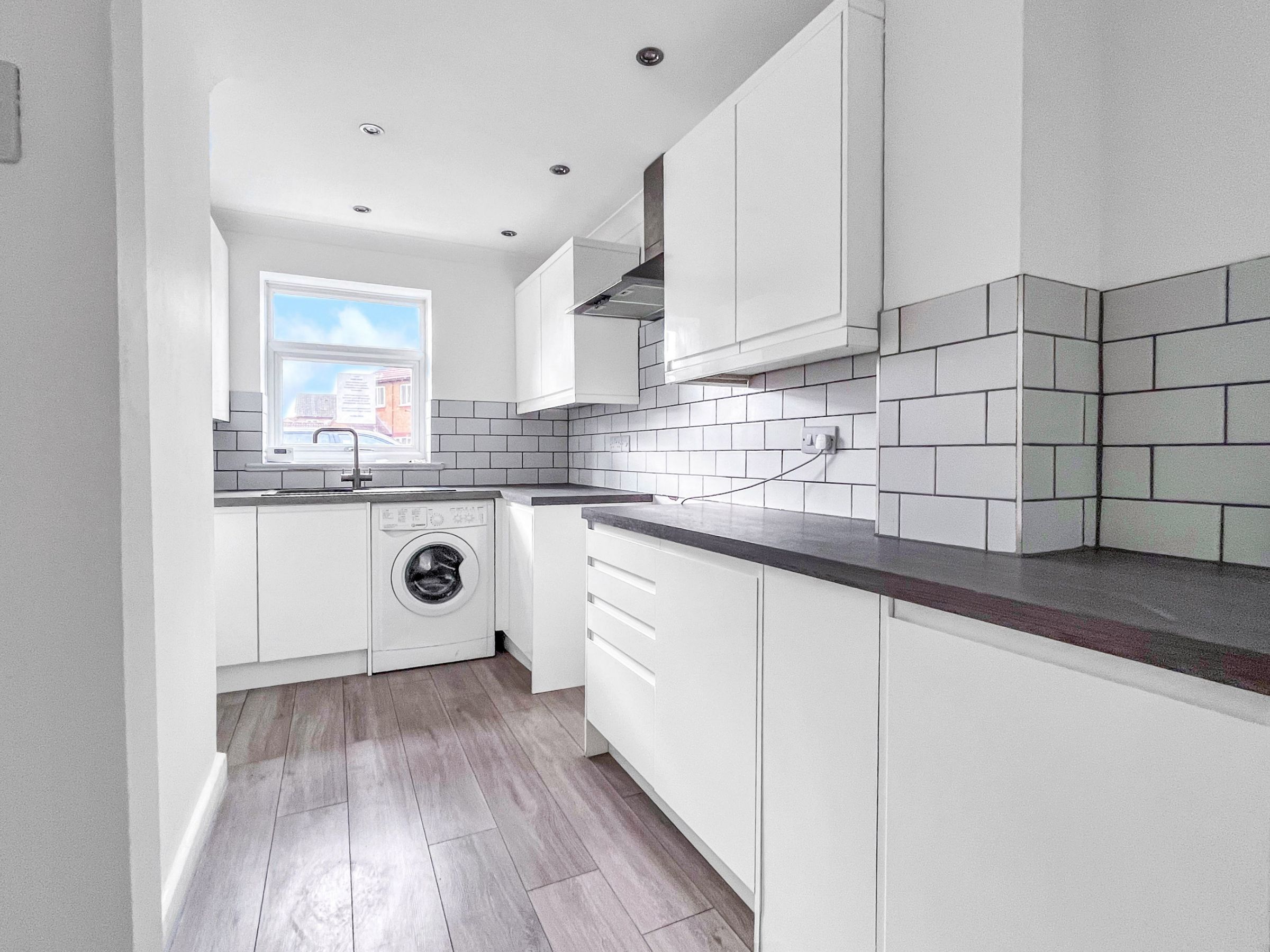 2 bed terraced house to rent in The Willows, Kemsley, Sittingbourne