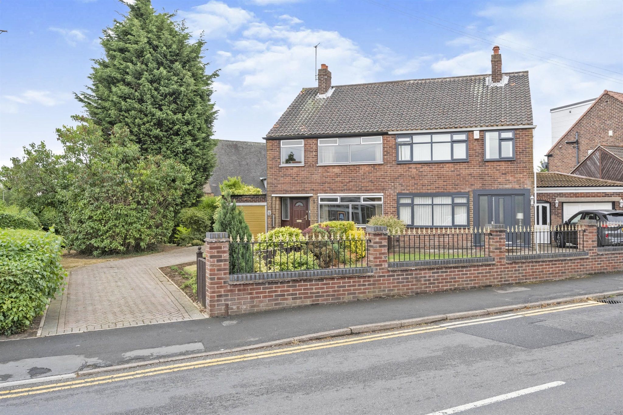 3 bed semidetached house for sale in St. Davids Drive, Scawsby