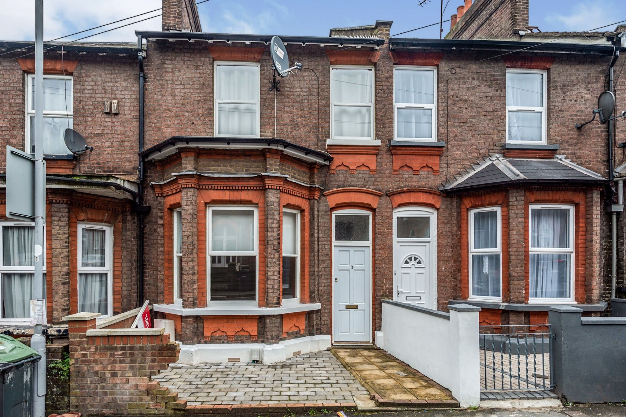 3 bed terraced house for sale in Stockwood Crescent, Luton