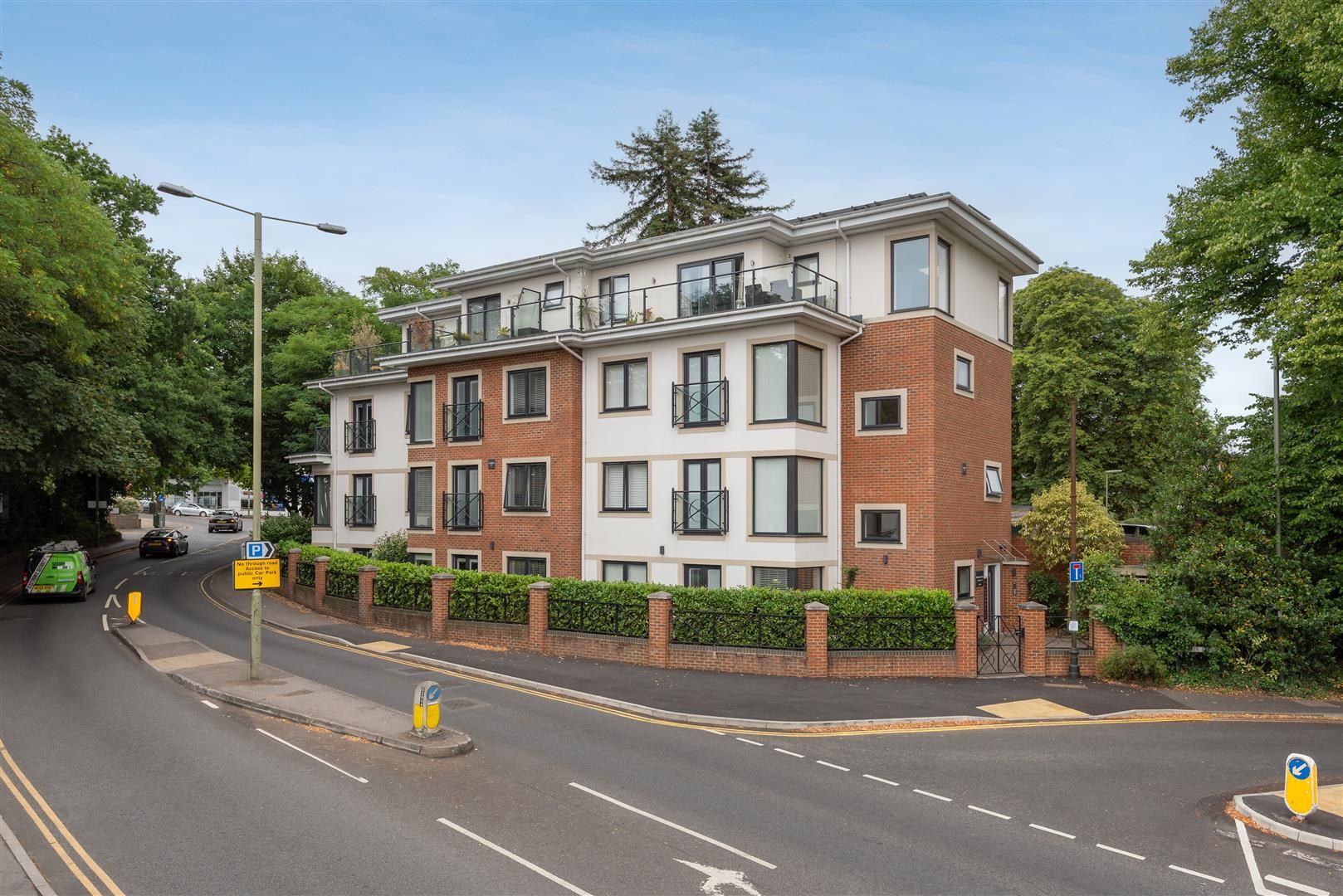 1 bed flat for sale in Baker Street, Weybridge KT13 Zoopla