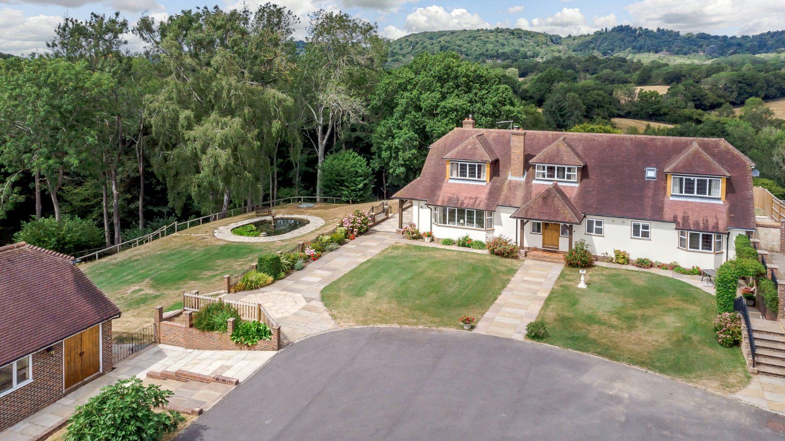 5 bed detached house for sale in Wykehurst Lane, Ewhurst, Cranleigh