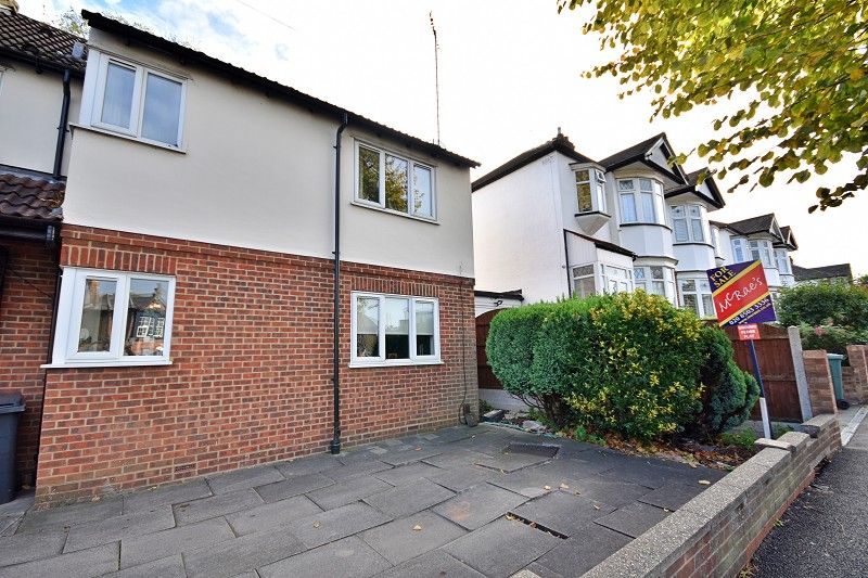 1 bed flat for sale in Oak Hill, Woodford Green, Essex. IG8 Zoopla