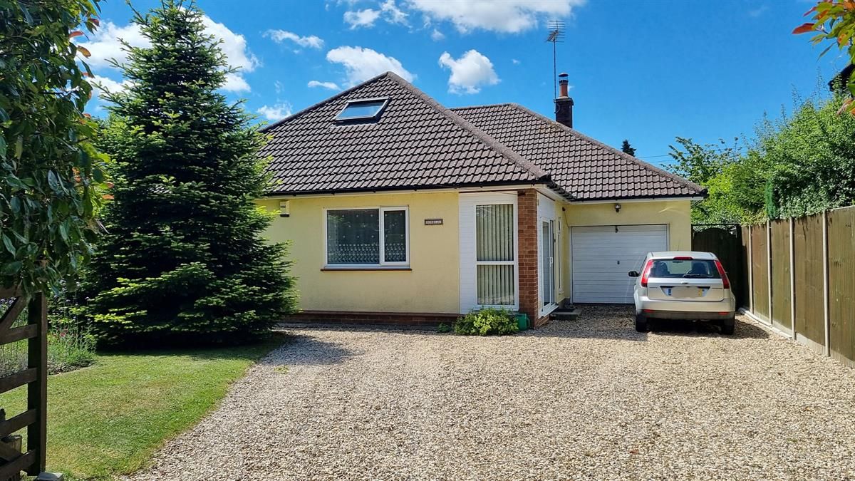 5 bed bungalow for sale in Roseoak, Forty Acre Lane, Alveston, Bristol