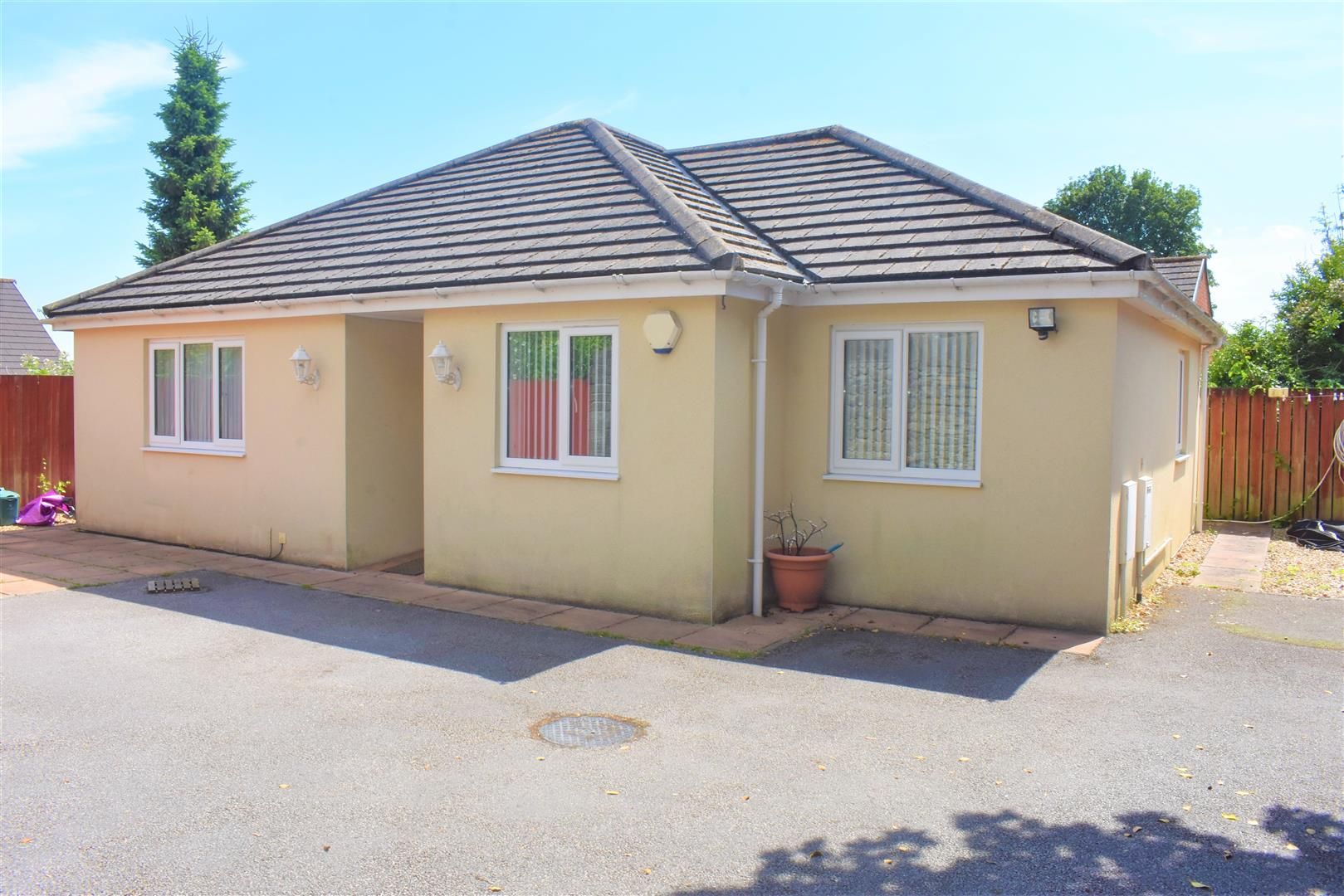 3 bed detached bungalow for sale in Kimberley Road, Sketty, Swansea SA2