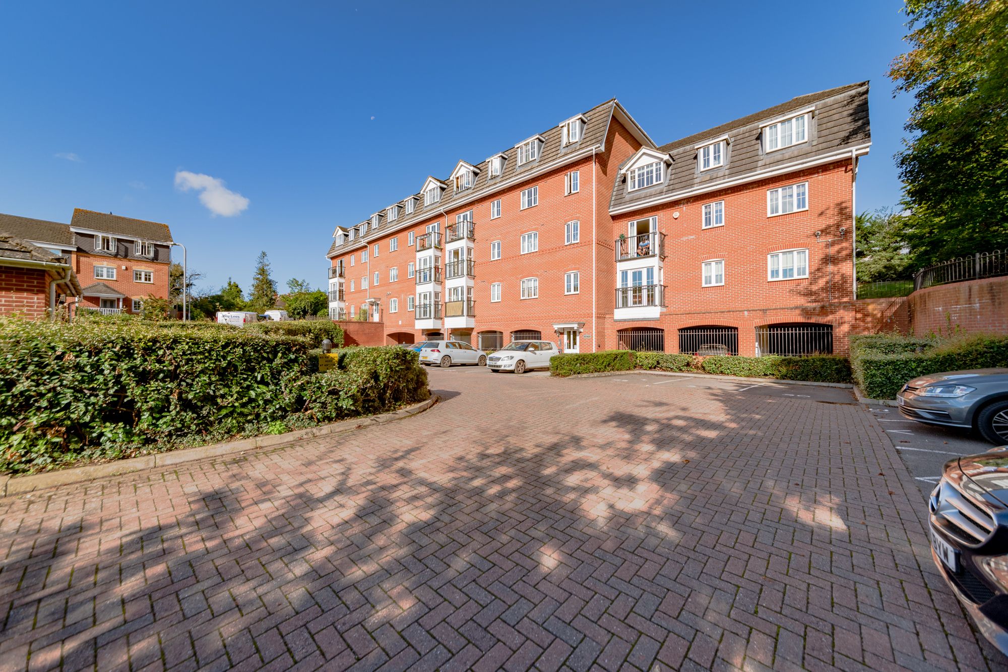 2 bed flat for sale in Ruskin, Henley Road, Caversham RG4 Zoopla