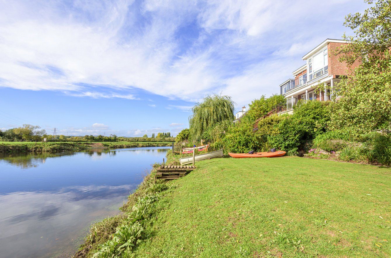 4 bed semidetached house for sale in Countess Wear Road, Exeter EX2